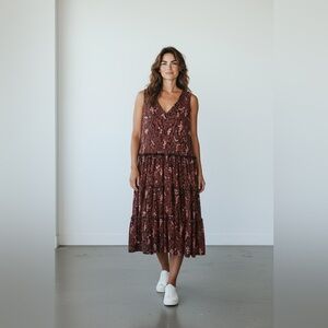 Tommy Hilfiger Women's Sleeveless Ruffle Midi Dress V Neck Red Floral Size 4 (S)